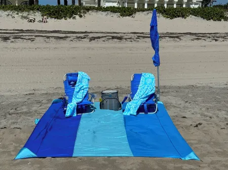 Updated Coastal 3Br w/King Bed - Outdoor Living, Private Yard, Close to Delray Отели в г. Бойнтон Бич