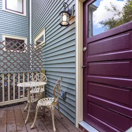 Guest suite close to James River and hiking/biking trails