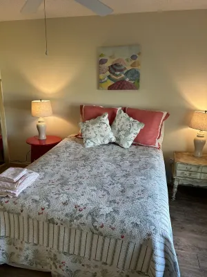 ONE BEDROOM CONDO ONE BLOCK TO BEACH