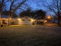 Cow Creek Farmhouse w/Kitchenette spacious quit countryside
