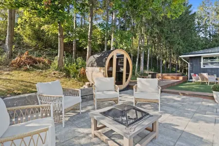 Hot tub, Sauna, Canandaigua Lake, Pool Table