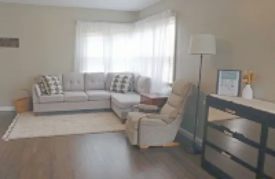 Cozy 2-bedroom apartment in Central Bismarck