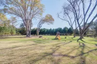 Quaint Carriage House - Minutes from Senoia and Trilith Studios.