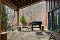 Hot Tub, Fireplaces, Game Room, Rustic Elegance, Private, 10 Miles to Avl. - 샬레 호텔
