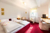 Spacious country house with open fireplace and garden in the Sauerland for young and old