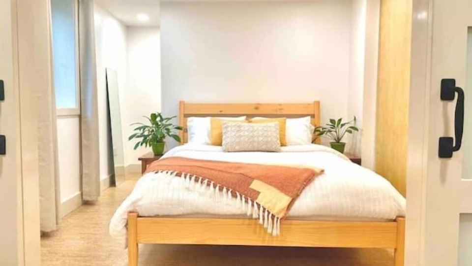 Great location, newly-finished, bright 1-bedroom