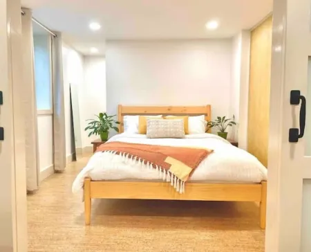 Great location, newly-finished, bright 1-bedroom