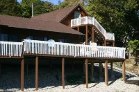 Large Lakefront Family Retreat on Quiet and Lively Cove