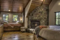 Newly Constructed Lakeside Cottage-Heavenly Porch-2 Fireplaces-Includes Pontoon!