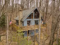 Relaxing Mountain Getaway! Hot Tub, Grill, 2 Decks, Trails, EV & Dog Friendly