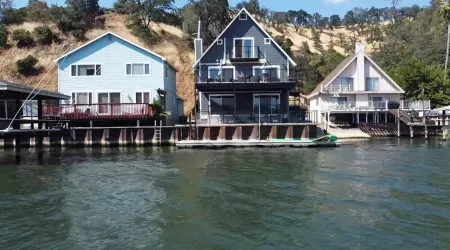 Stunning Lakefront Retreat with Breathtaking Views of Mount Konocti