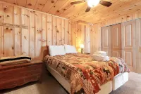 Dream Lakefront Modern Cabin