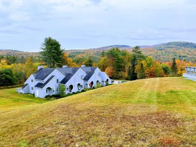 Tenney Mountain Getaway - Ski In/Ski Out; Lake, Hiking Trails, PSU Nearby!