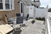Lotti's Landing - Seaside Beach House - Onset, MA Hotels near Shell Point Beach