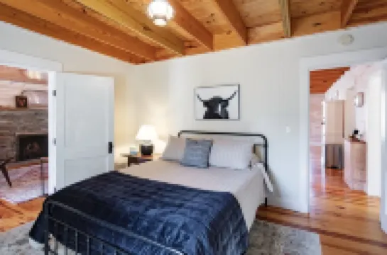 Cozy Creekside Retreat w/ Fire Pit & Game Room Near Historic Lexington, VA