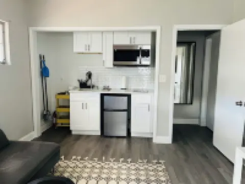 Quiet Studio in New Port Richey Downtown. Apartment B