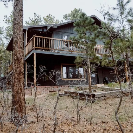 Secluded Chalet in the Pines Near Palmer Lake, Monument. 3BR Sleeps 8!