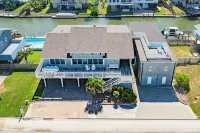 Texas Paradise! Enjoy sunrises, sunsets & waterfront views in one place.