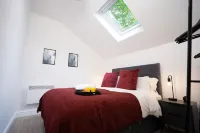 The Den - King BED 5 min Walk to City Centre