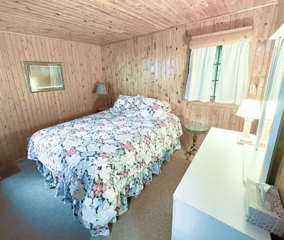 MN cabin escape. 2 cabins on exclusive DL shore