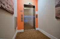 Modern and Cozy ~ Near Downtown, Csm, Red Rocks, Denver