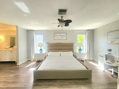 BEACH GETAWAY- 9 MIN FROM THE BEACH Hotels near Publix Super Market at Shoppes at Pelican Landing