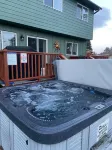 Bugsy's by the Beach ~ Hot Tub, Hammock Station & A/C