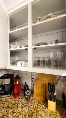 Private family, pet friendly with fenced yard near Limestone College and Outlets