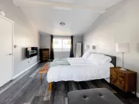 Blocks from River & DT Missoula! University apt now offering mid-term rentals!
