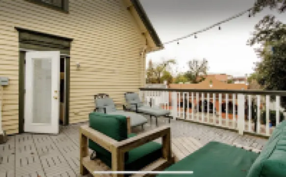 1880 Victorian In Heart Of Downtown