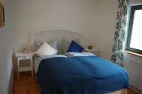 NEW - Cottage on the lake only 750m forest path to Libbesickesee