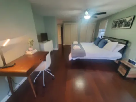 Norwood Luxe Suite-  Pet friendly & Commuter friendly โรงแรมในนอร์วูด