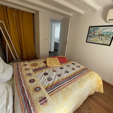 Air-conditioned apartment - All comforts - with garden and parking space