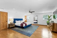 Luxury Villa with Heated Saltwater Pool & Spa, Mini Golf, BBQ, 5 Mins to Beach Hotels near Walsingham Commons