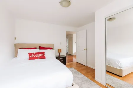 Pacific Northwest Living Guest House - 1 Bedroom + Loft with Queen Bed Отели в г. Мекилтео