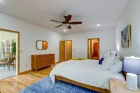 Modern Home in the Heart of Murphy, Hi-Tech Massage Chair, Jetted Tub, KING Bd! Hotels in Murphy