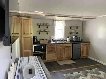 Remodeled cozy country suite. Close to Cooperstown