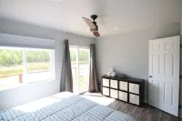 Lake front - 2 bedroom, 1 loft home with hot tub