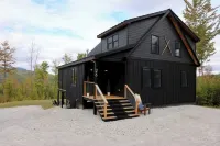 Brand New. Views! Hot Tub. Sleeps 14. Kid Friendly