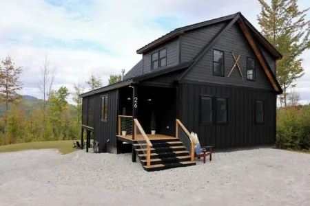 Brand New. Views! Hot Tub. Sleeps 14. Kid Friendly