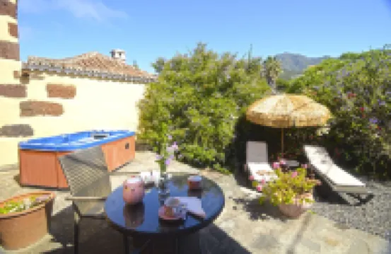 Rural house El Morro. Near the Caldera de Taburiente with jacuzzi.