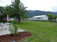 The Wild Iris House