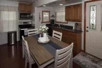 Cozy Bedford Park Retreat