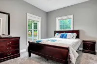Gorgeous large home in a quiet area. 3 miles from Cooperstown & 7  from the Park