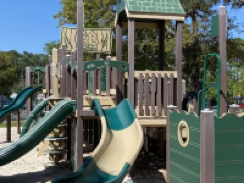 Beautiful Renovated Studio Close to Pensacola Beach