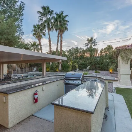 3200 Sq Ft 5 Bed 4 Bath 1 Story Private Pool/Spa W/ Casita