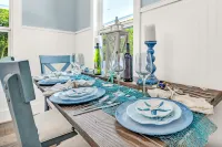 TikiBar with TV &Stereo, PrivateSpa, Heated Pool, Hammock,SUP’s, Kayaks,Bikes,FP