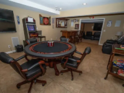 Enchanting, energizing, and enjoyable! Hotels in Oldham County