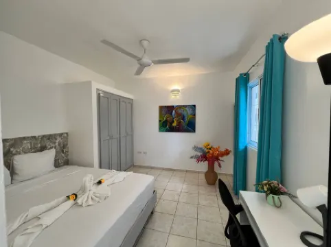 Secure 2-pers apartment close to the beach