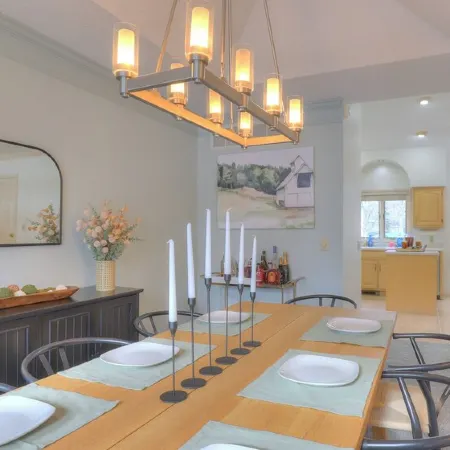 Spacious 5-Bedroom House, Hot Tub, Firepit, Game Rooms, Theater Room and More!